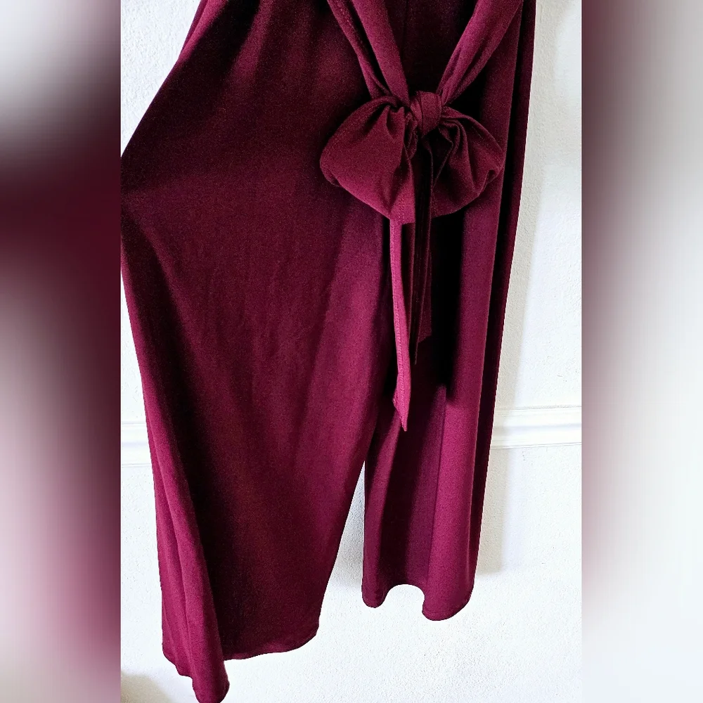 Blāshe Burgundy Wide-leg Cropped Sleeveless Jumpsuit - Size S